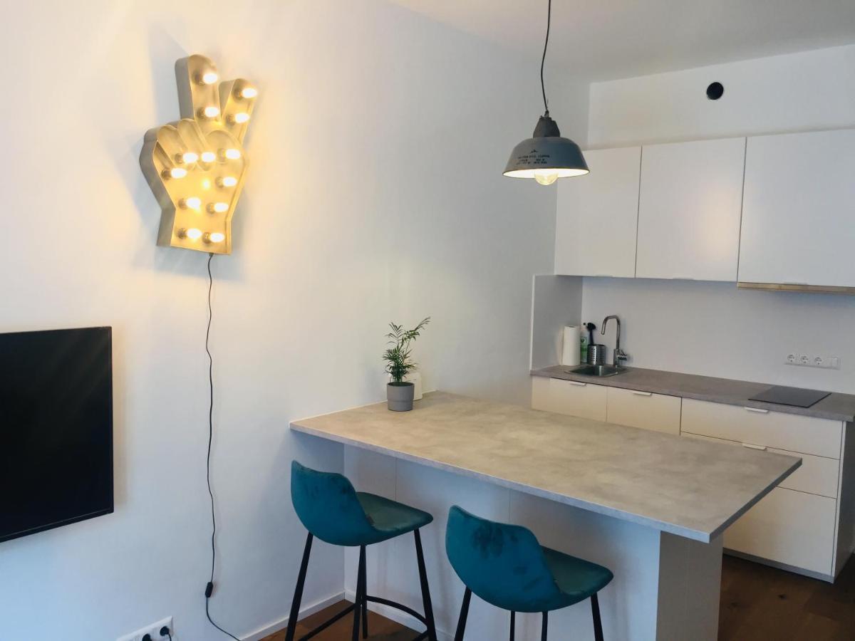 Appartement Hafen Dock 5 à Klagenfurt am Wörthersee Extérieur photo